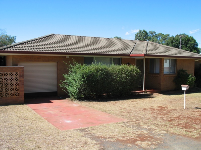 6 Greyfriars Street, Rockville QLD 4350