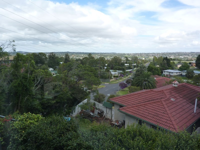 8 Beck Street, Mount Lofty QLD 4350