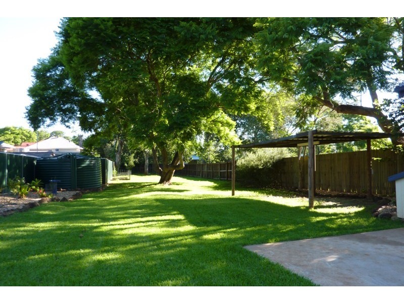 20 Rhyde Street, Mount Lofty QLD 4350