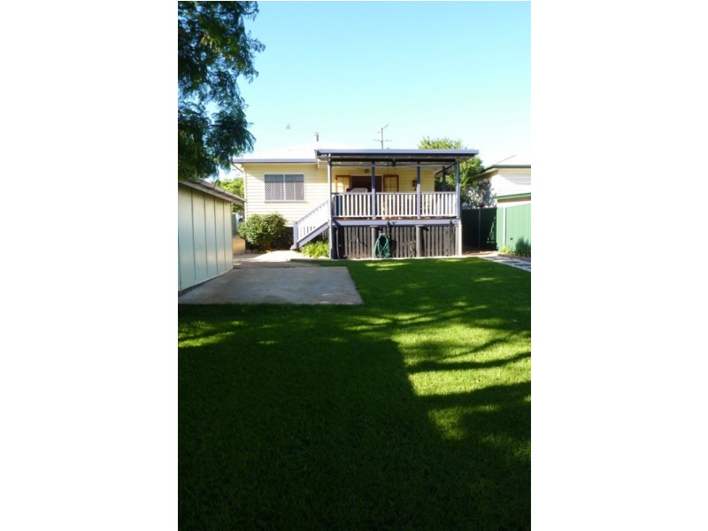 20 Rhyde Street, Mount Lofty QLD 4350