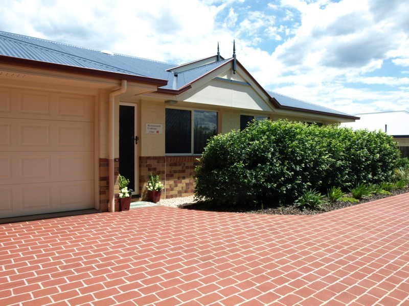 1/2b Llewellyn Street, Centenary Heights QLD 4350