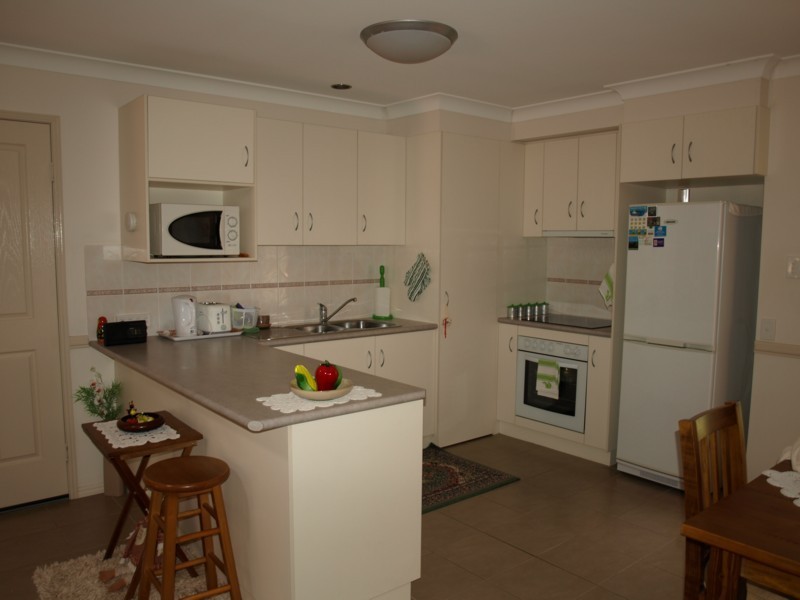 1/2b Llewellyn Street, Centenary Heights QLD 4350
