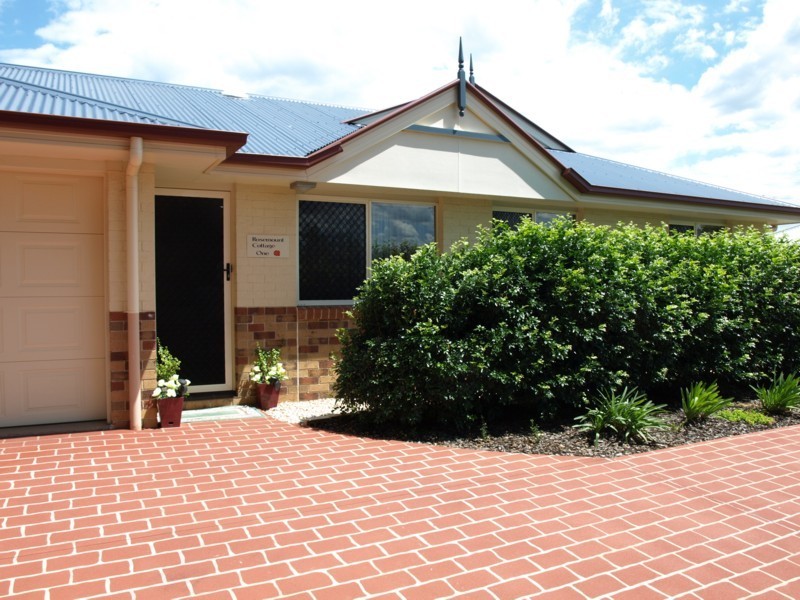 1/2b Llewellyn Street, Centenary Heights QLD 4350