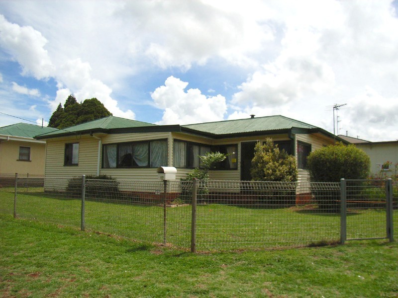 17 Burton Street, Harristown QLD 4350