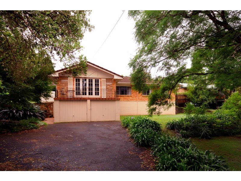 50 Mackenzie Street, Mount Lofty QLD 4350