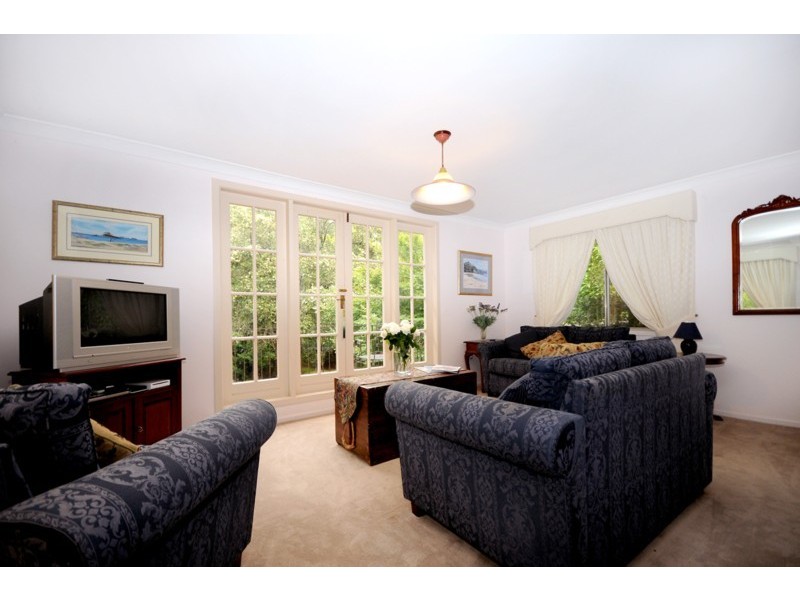 50 Mackenzie Street, Mount Lofty QLD 4350