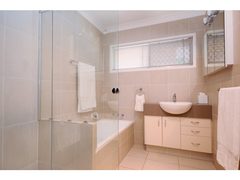 50 Mackenzie Street, Mount Lofty QLD 4350