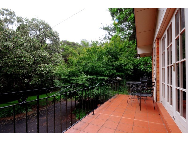50 Mackenzie Street, Mount Lofty QLD 4350