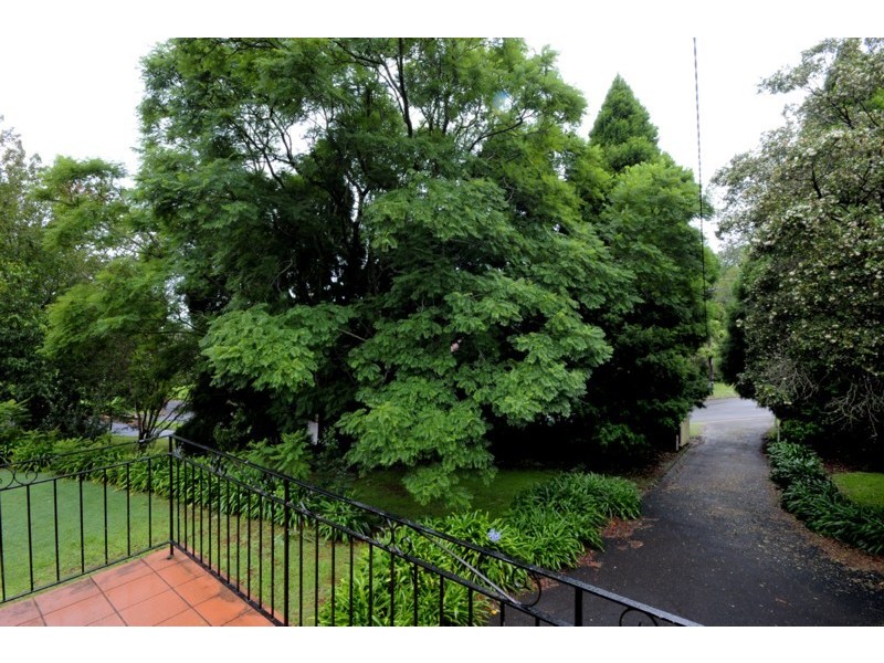 50 Mackenzie Street, Mount Lofty QLD 4350