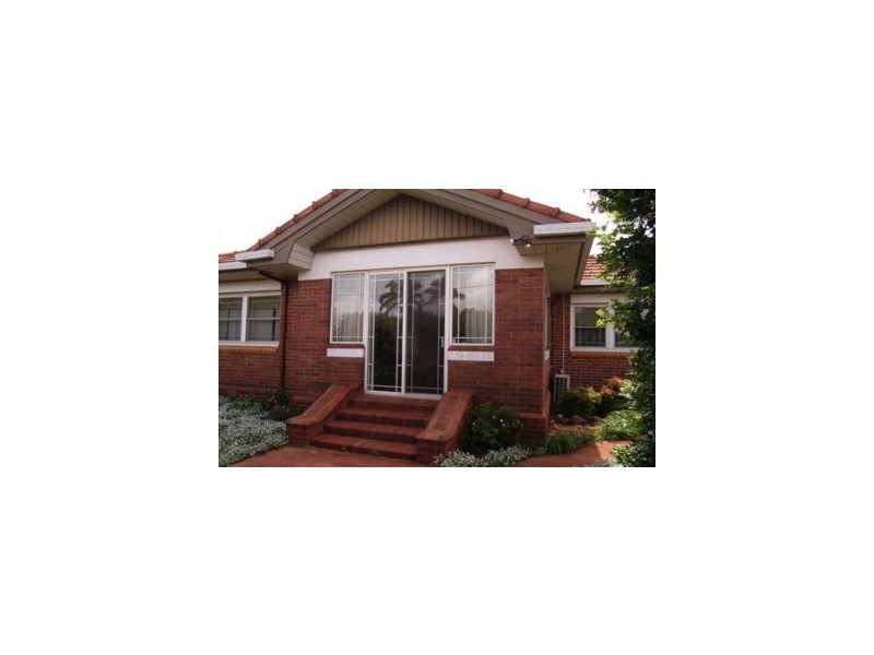 227A West Street, Harristown QLD 4350