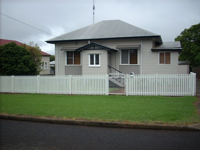 17 Edward Street, East Toowoomba QLD 4350