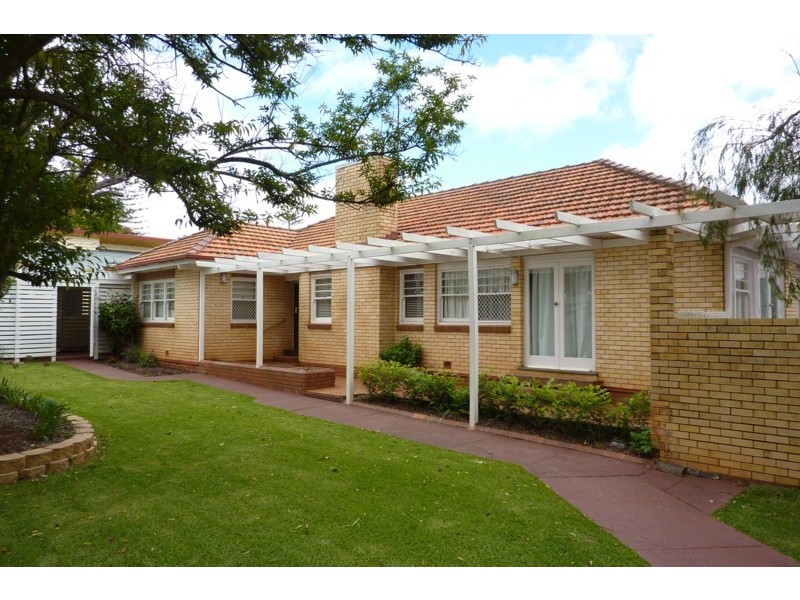 6 Campbell Street, East Toowoomba QLD 4350