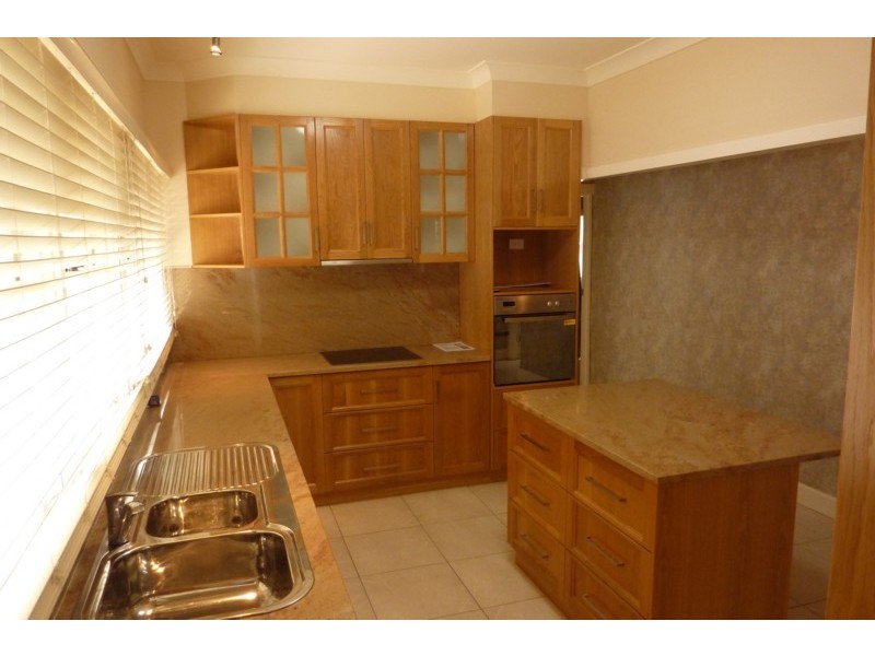 6 Campbell Street, East Toowoomba QLD 4350