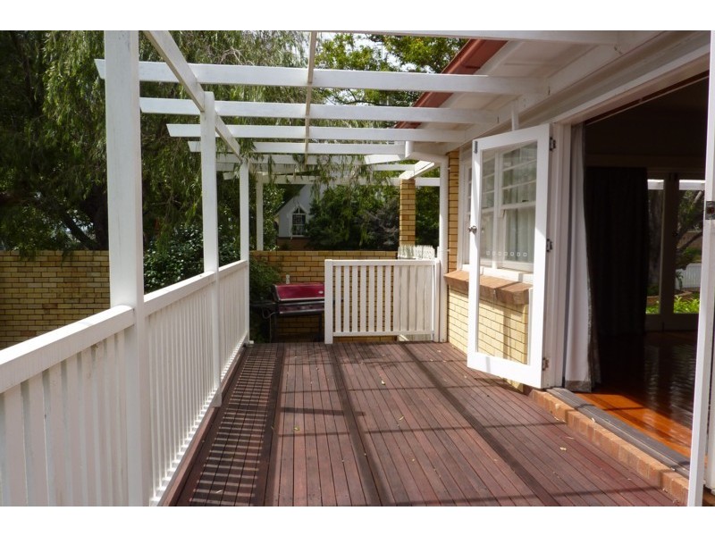 6 Campbell Street, East Toowoomba QLD 4350