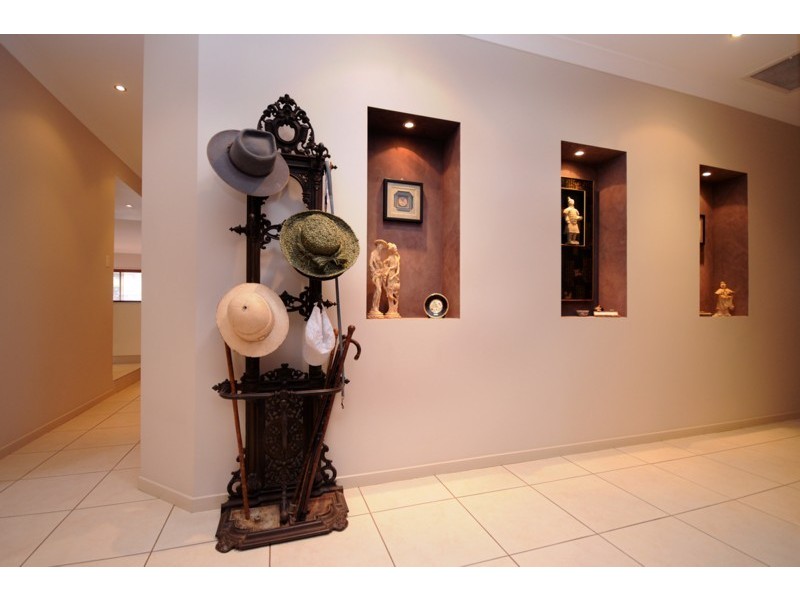 93 Spring Street, Middle Ridge QLD 4350