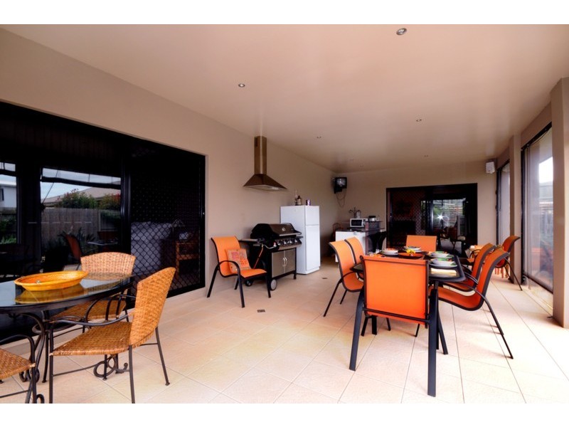 93 Spring Street, Middle Ridge QLD 4350