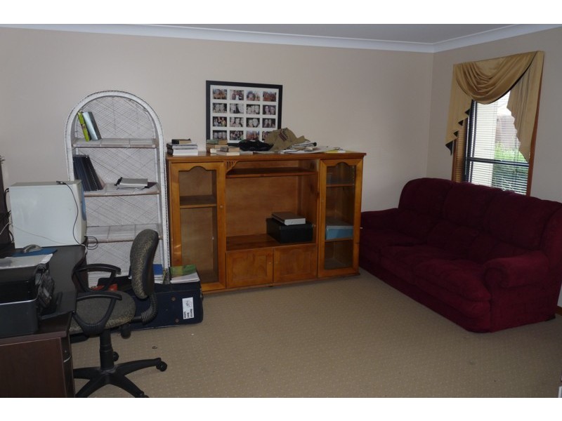 15 Fadden Crescent, Middle Ridge QLD 4350