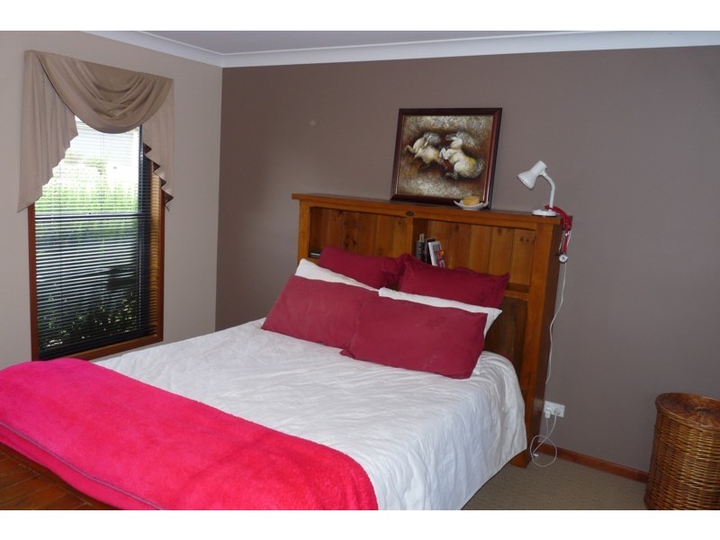15 Fadden Crescent, Middle Ridge QLD 4350