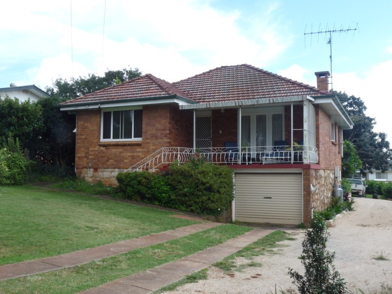 109 Long Street, South Toowoomba QLD 4350
