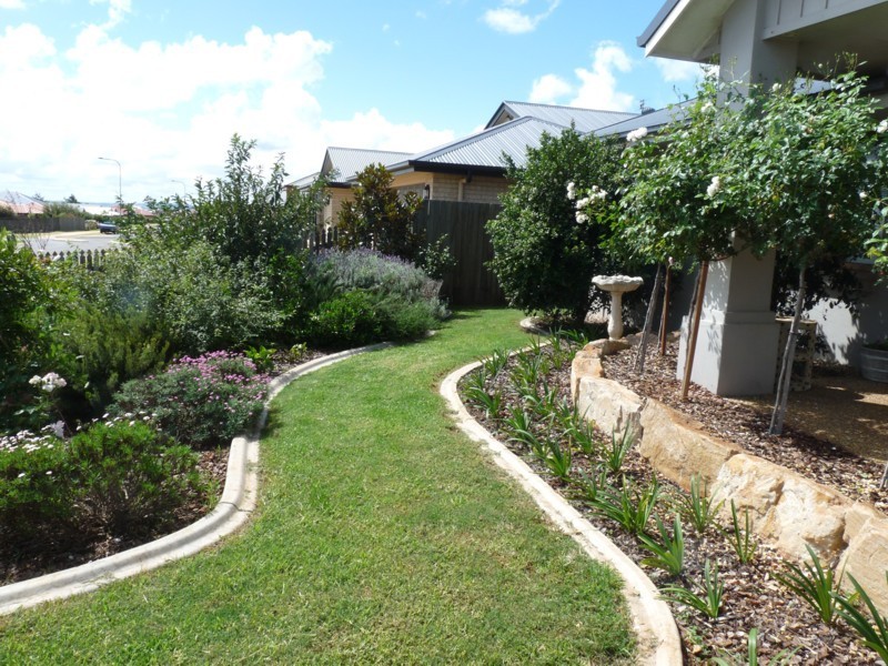 26 Hinchcliffe Drive, Kearneys Spring QLD 4350