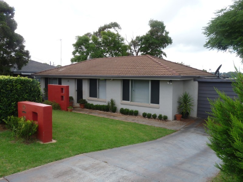 10 Claire Street, Centenary Heights QLD 4350