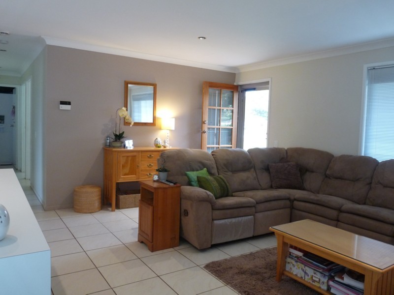 10 Claire Street, Centenary Heights QLD 4350