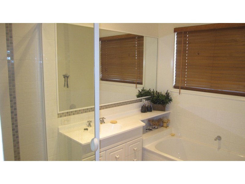 50 Calypso Street, Middle Ridge QLD 4350