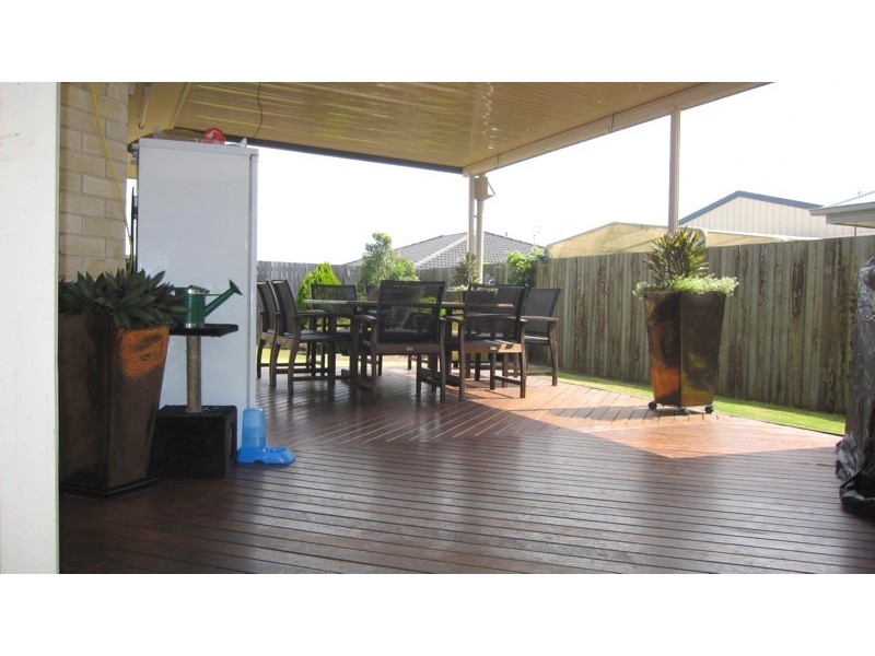 50 Calypso Street, Middle Ridge QLD 4350