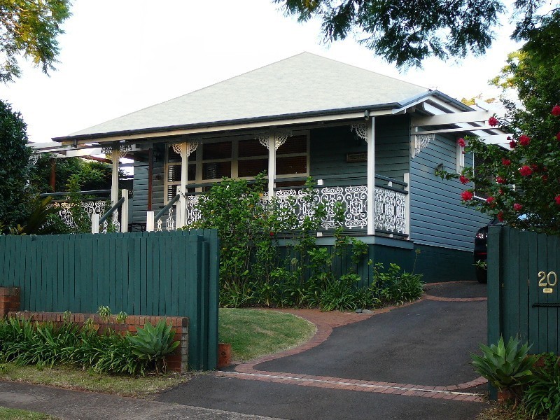 20 Mary Street, Mount Lofty QLD 4350
