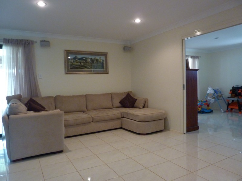 18 Cherokee Drive, Wilsonton QLD 4350