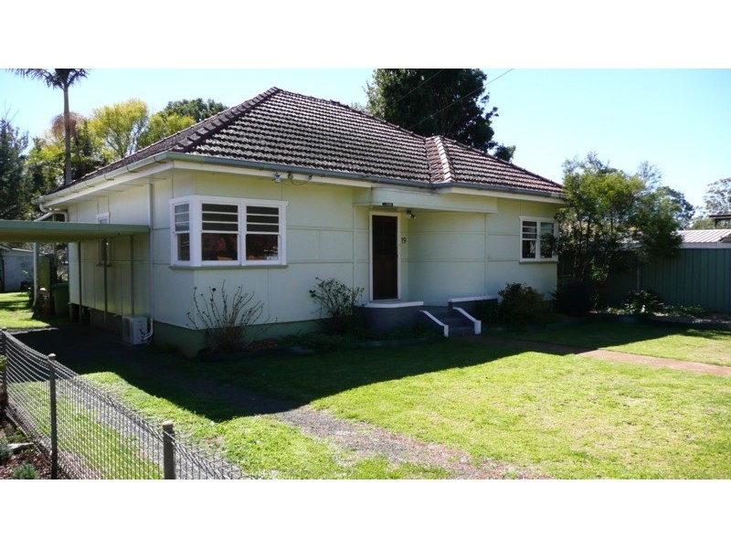 19 Charlotte Street, Newtown QLD 4350