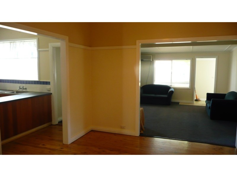 19 Charlotte Street, Newtown QLD 4350