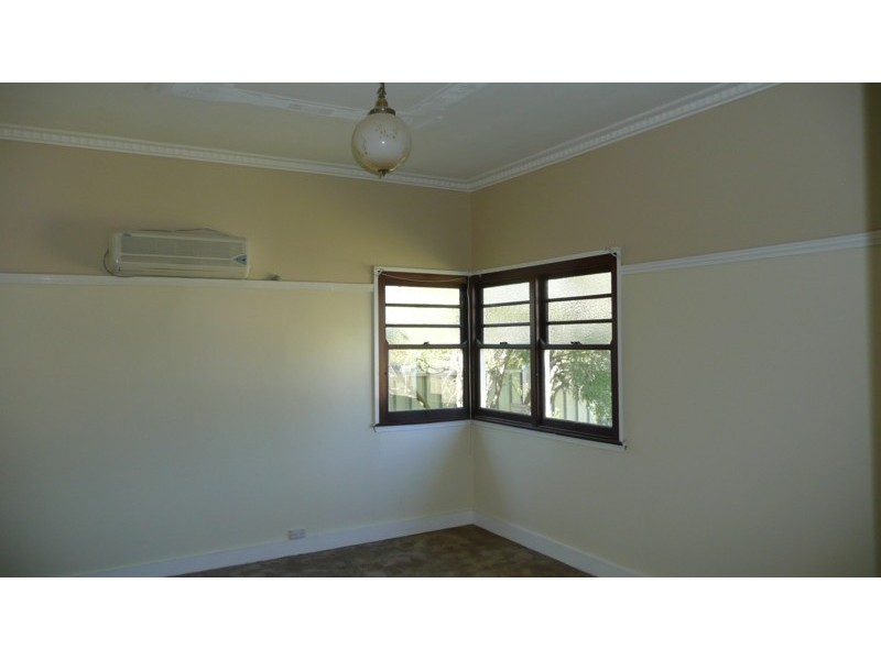 19 Charlotte Street, Newtown QLD 4350