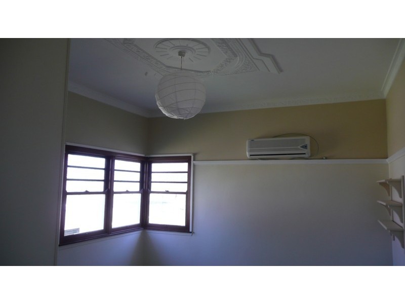 19 Charlotte Street, Newtown QLD 4350