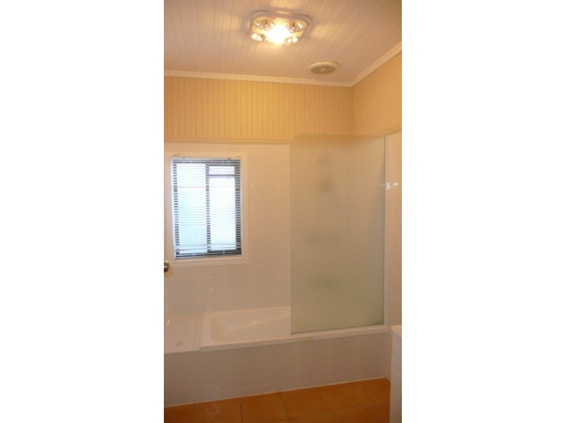 19 Charlotte Street, Newtown QLD 4350