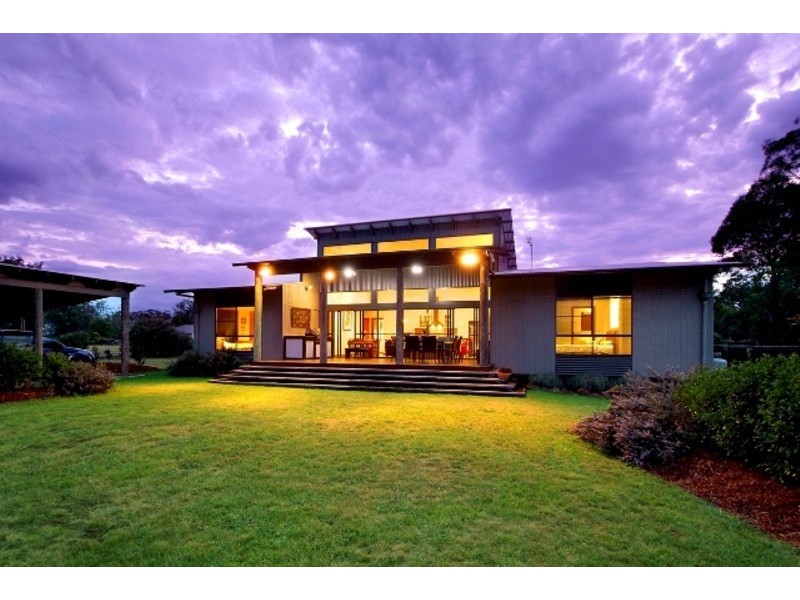 6 Perry Road, Highfields QLD 4352