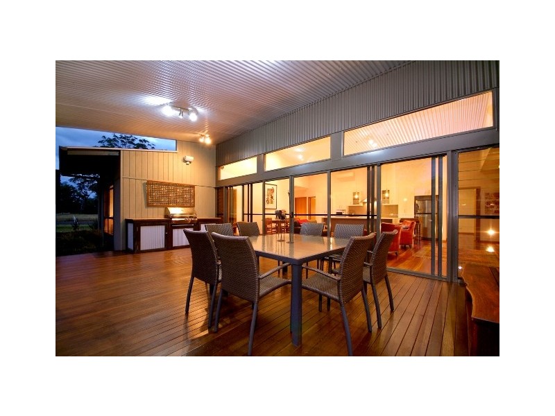6 Perry Road, Highfields QLD 4352