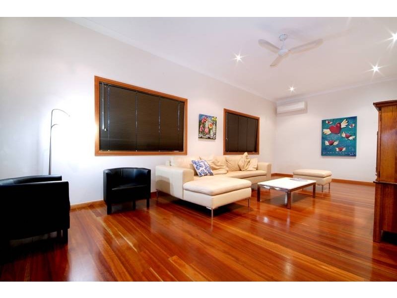 6 Perry Road, Highfields QLD 4352