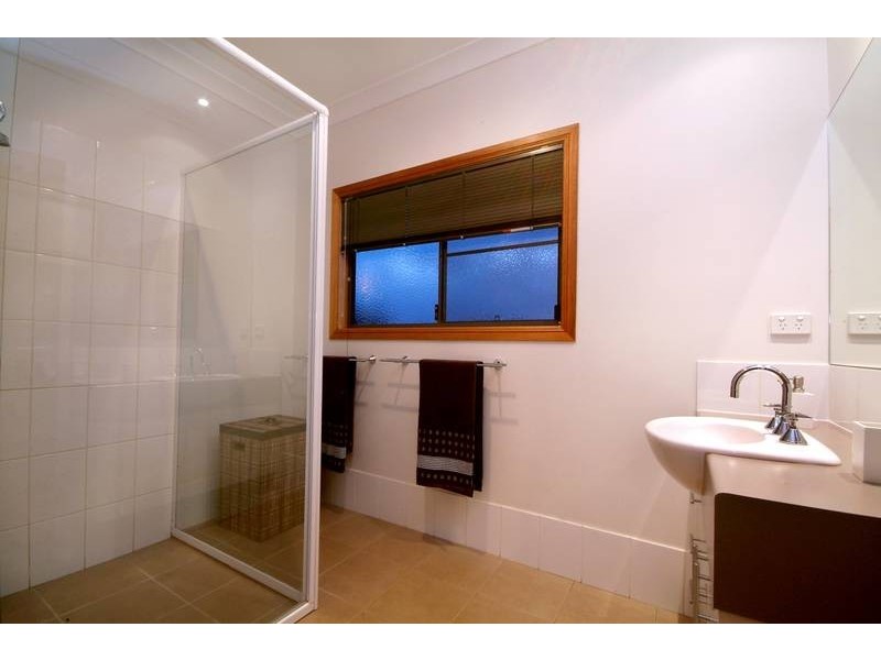 6 Perry Road, Highfields QLD 4352