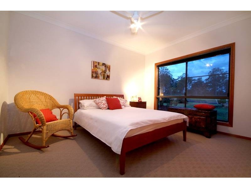 6 Perry Road, Highfields QLD 4352