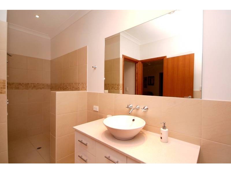 6 Perry Road, Highfields QLD 4352