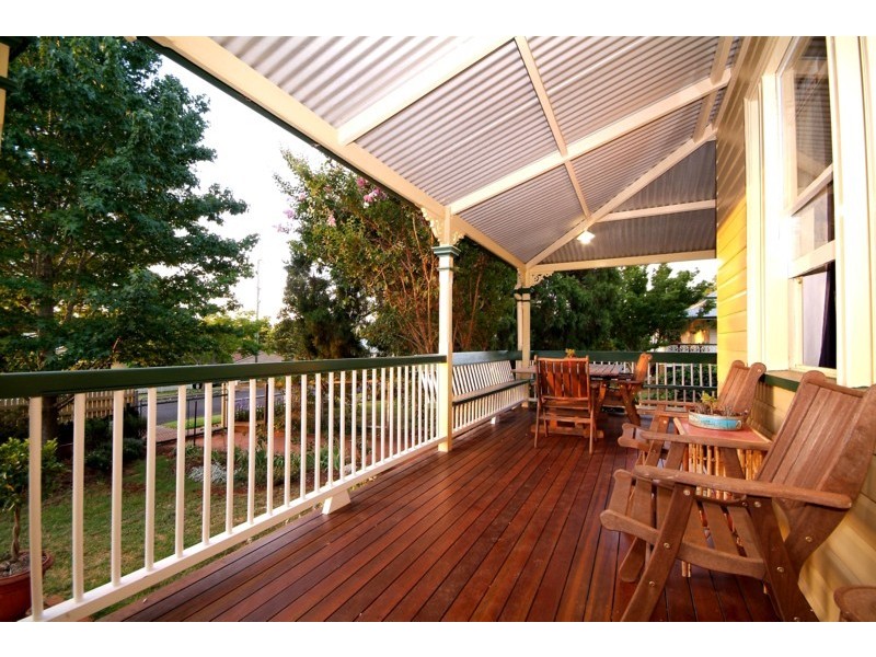 8 Godfrey Street, East Toowoomba QLD 4350