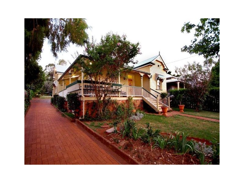 8 Godfrey Street, East Toowoomba QLD 4350