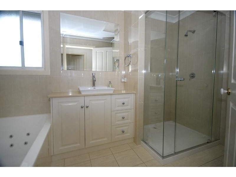 20 Timperley Drive, Highfields QLD 4352