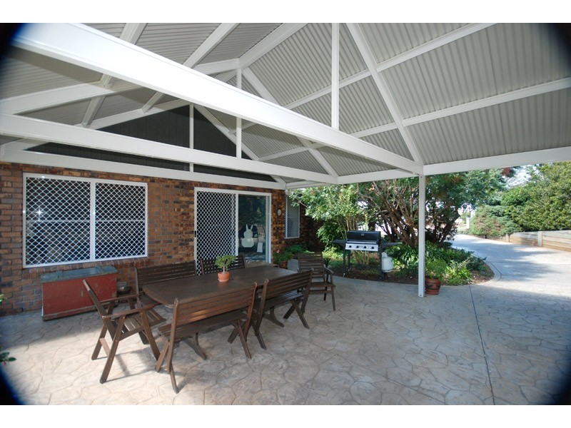 20 Timperley Drive, Highfields QLD 4352