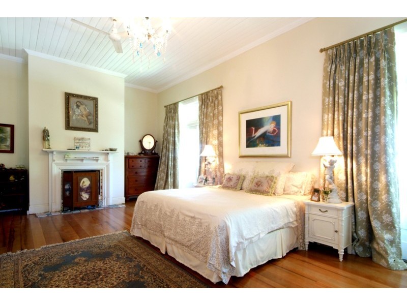 32 East Street, East Toowoomba QLD 4350