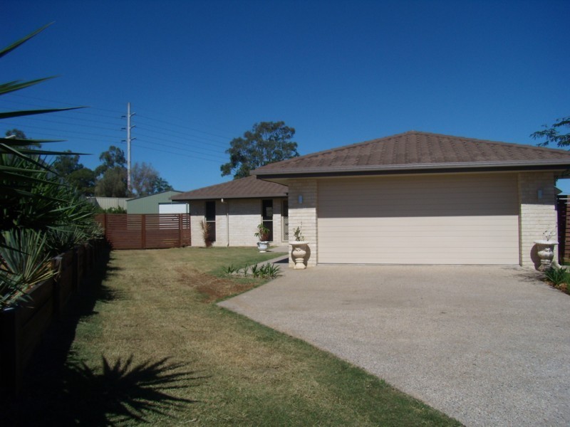 9 Schaefer Court, Westbrook QLD 4350