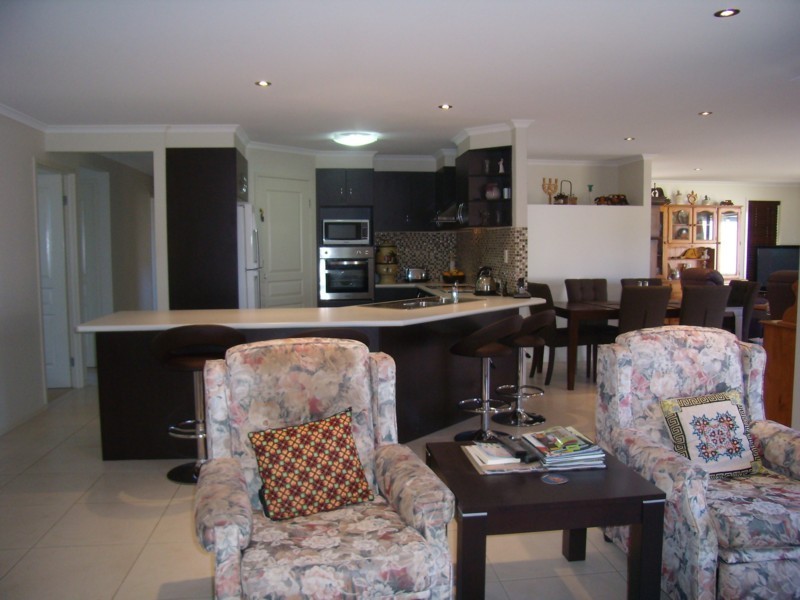 9 Schaefer Court, Westbrook QLD 4350