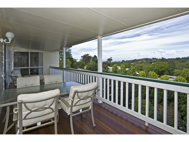 2/46a Mackenzie Street, Mount Lofty QLD 4350