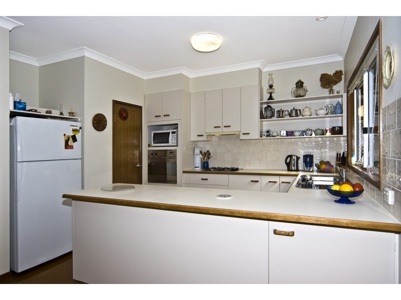 2/46a Mackenzie Street, Mount Lofty QLD 4350
